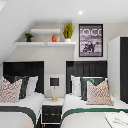 Stunning Flat In Fulham - Great Views!- Sleeps 6 * London