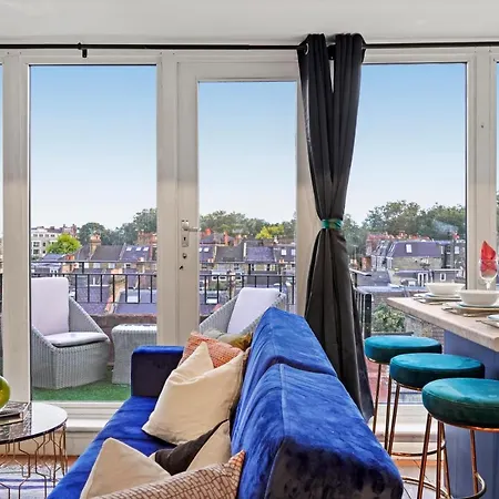 Apartment Stunning Flat In Fulham - Great Views!- Sleeps 6 *