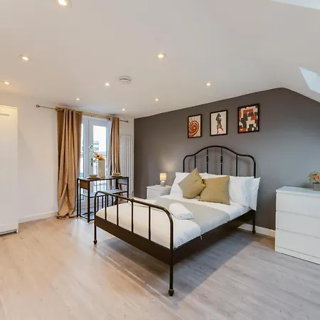 Studio Apartment Perivale