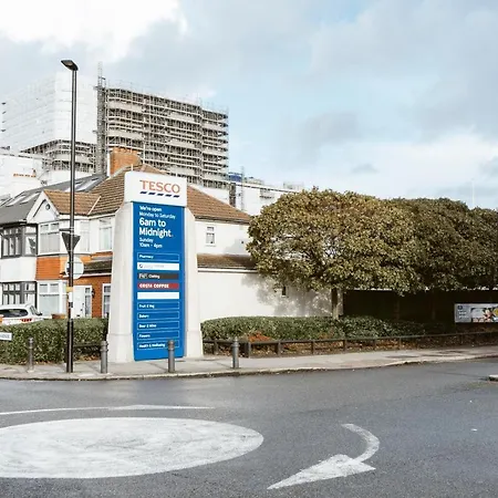 Studio * Perivale