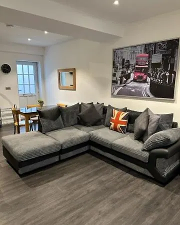 Apartment Stunning Flat With Parking Free Near Sutton Station