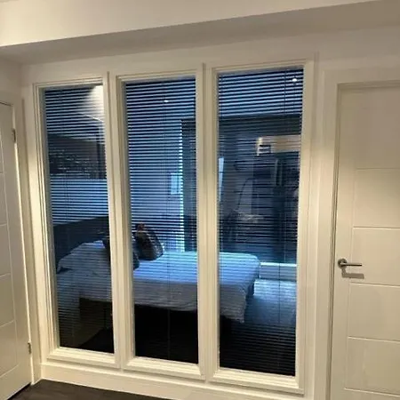 Stunning Flat With Parking Free Near Sutton Station *