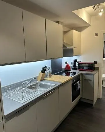 Apartment Stunning Flat With Parking Free Near Sutton Station