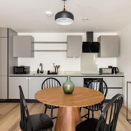 The Wembley Place - Stunning 1bdr Flat Apartment *
