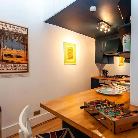 Italianflat - Kilburn Art Style * London