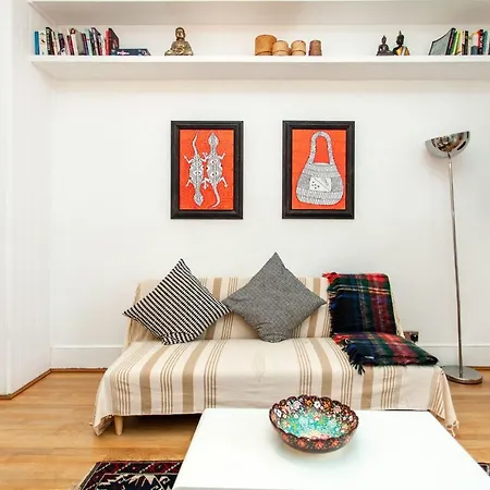 Italianflat - Kilburn Art Style London