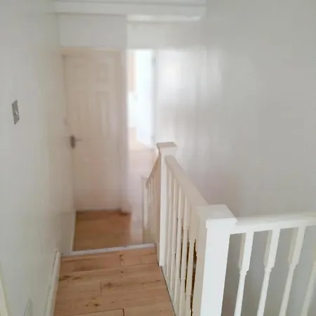 Cosy Near Canary Wharf & The O2