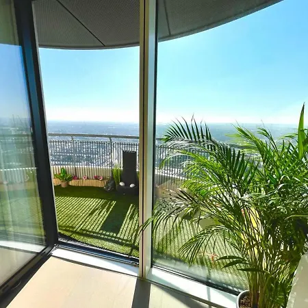 Stylish 1-bedroom With Stunning Views * London