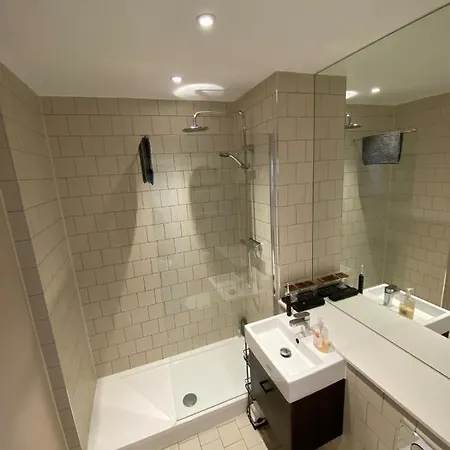 Tasteful 2bd Flat Wopen Plan Living - Blackheath! Apartamento *