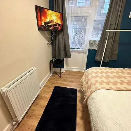 Willesden Guest 130