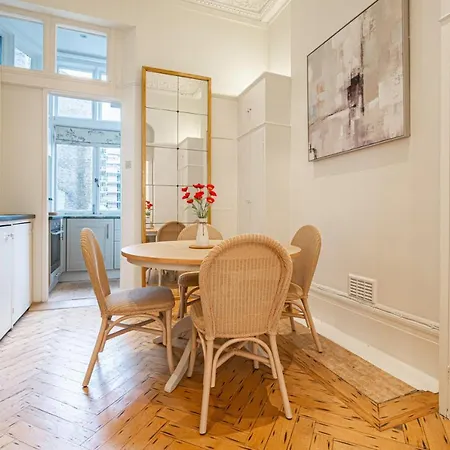 Beautiful Belgravia By Underthedoormat Apartment London