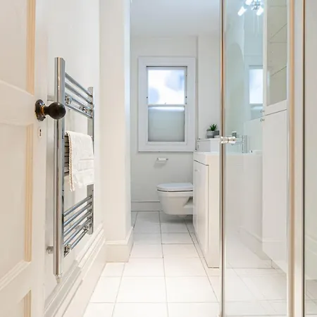 Apartment Beautiful Belgravia By Underthedoormat *