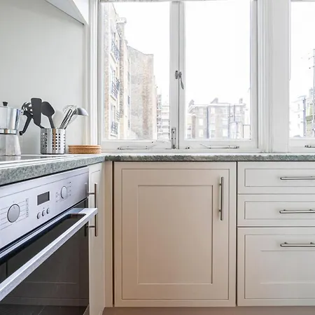 Beautiful Belgravia By Underthedoormat Apartment
