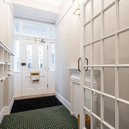Beautiful Belgravia By Underthedoormat