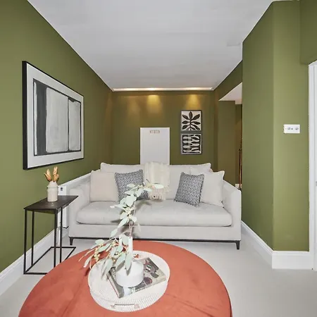The Hyde Park Scenery - Elegant 4bdr House With Study Apartment *