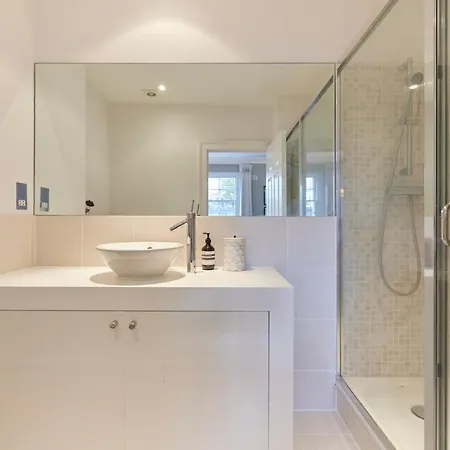 The Hyde Park Scenery - Elegant 4bdr House With Study * London