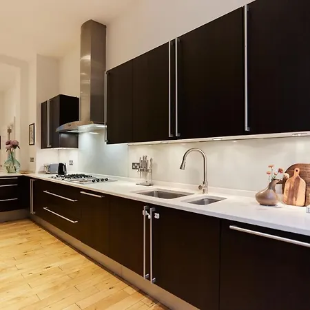 The Hyde Park Scenery - Elegant 4bdr House With Study *