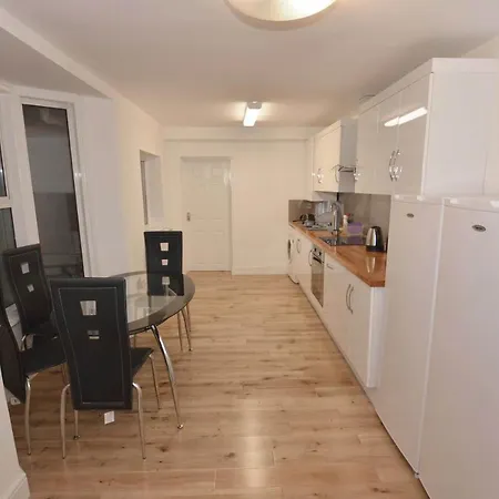 Cosy Near Canary Wharf & The O2 Casa de hóspedes Londres