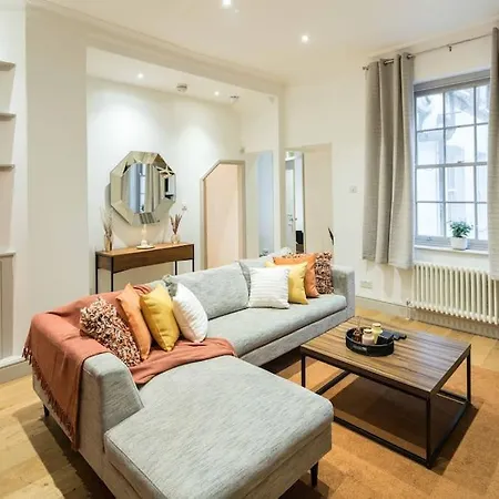 Superb Retreat Central Next Tube