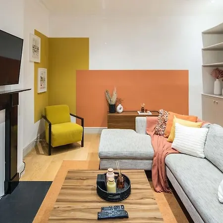 Superb Retreat Central Next Tube Apartamento *