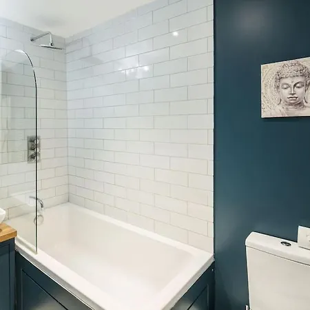 Superb Retreat Central Next Tube Apartamento *