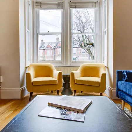 Entire House, 23 Mins To London Prázdninový dům *