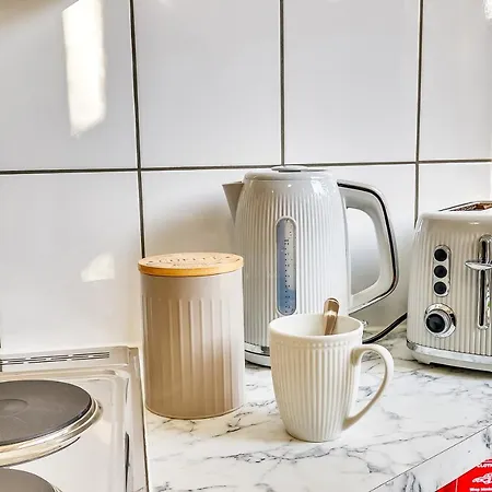 Stunning In Heart Of Ldn With Garden Apartment
