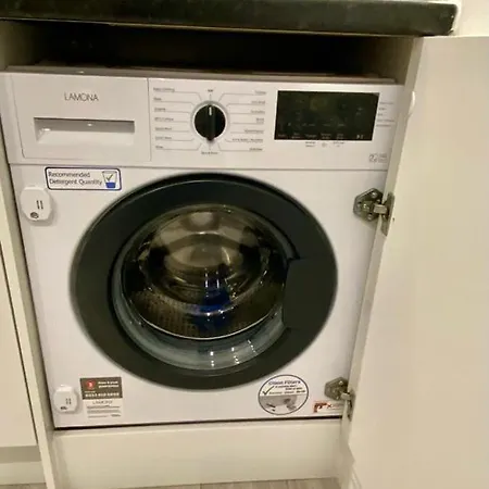 Lovely One Bed In Apartamento