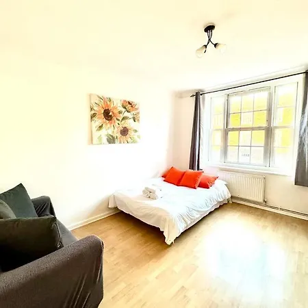Vauxhall 1-bedroom Entire Apartment *