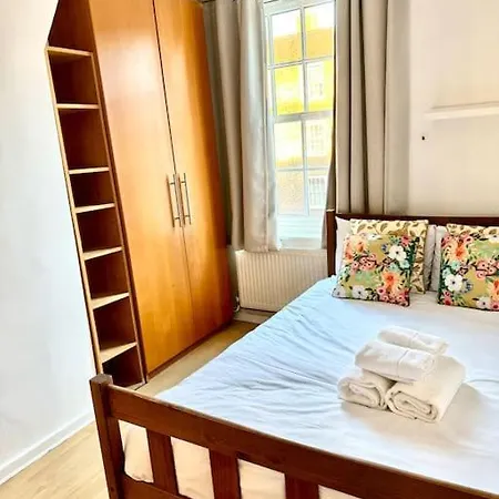 Apartment Vauxhall 1-bedroom Entire London