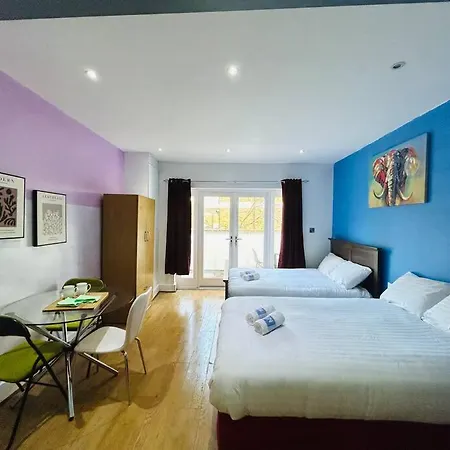 Modern Near Bethnal * Londra
