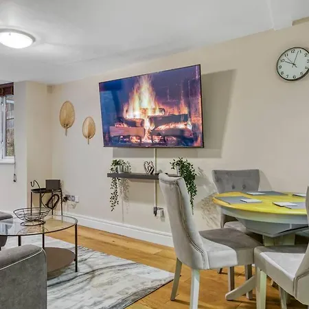 Tranquil 2 Bedroom In Southwark- Zone 1 London
