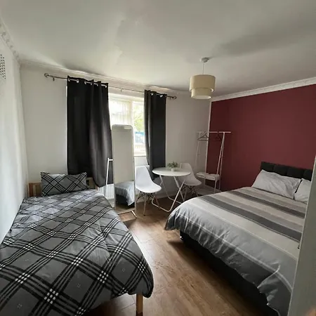 Large With Two Bed In Homestay