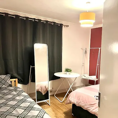Large With Two Bed In