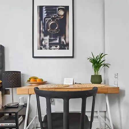 Small Studio In Central London, Payment Required Straight Away The Host Will Message You After You've Made A Reservation Apartamento *