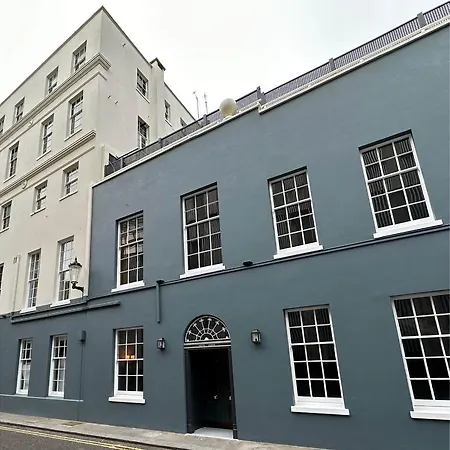 No. 30 Knightsbridge Hotel