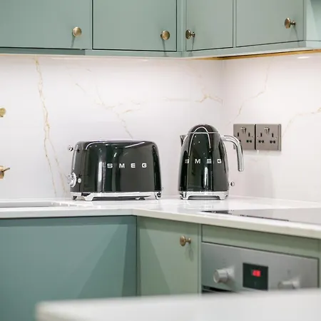 Modern 2 Bedroom Apartment With Ac In Chiswick