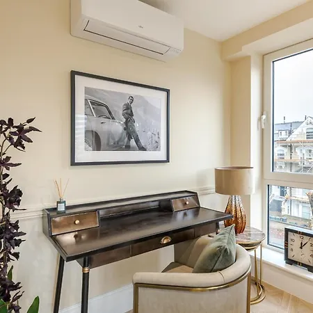 Modern 2 Bedroom Apartment With Ac In Chiswick Apartment *