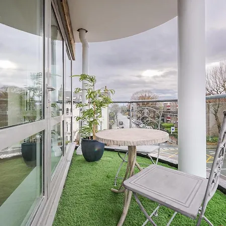 Apartment Modern 2 Bedroom Apartment With Ac In Chiswick *
