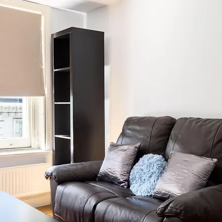 Apartment South Kensington Courtfield Gardens studio