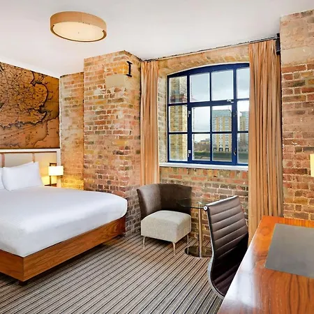 Doubletree By Hilton - Docklands Riverside Szálloda 4*
