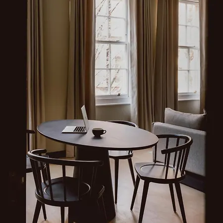 מלון דירות Native Kings Wardrobe, St Pauls 4*