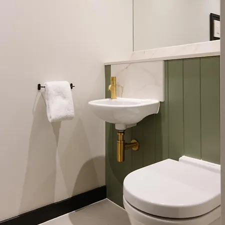Native Kings Wardrobe, St Pauls 4* לונדון