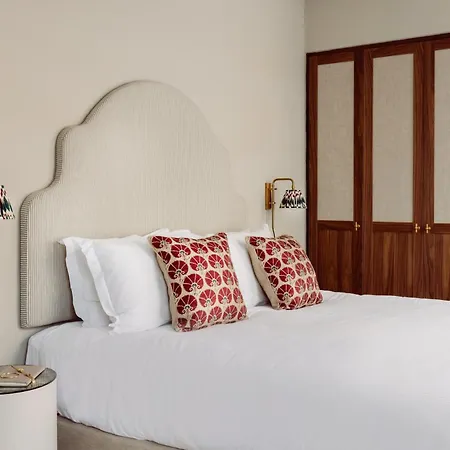 מלון דירות Native Kings Wardrobe, St Pauls 4*