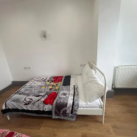 Apartment Anerly Road