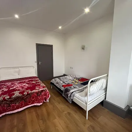 Apartment Anerly Road