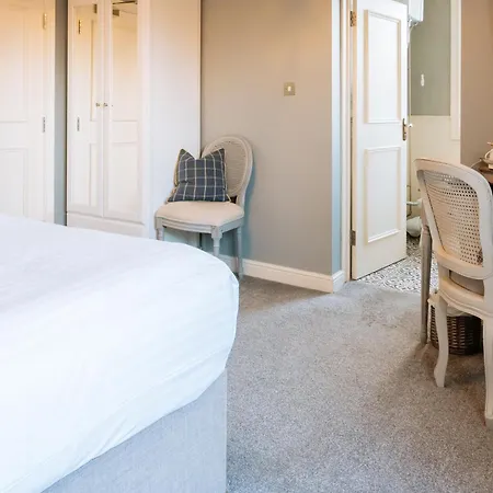 The Royal Oak 3*