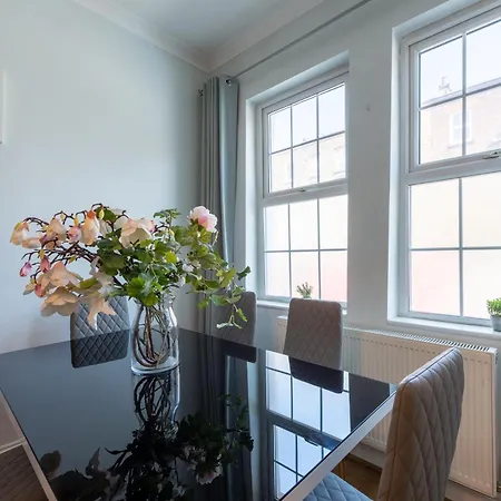 Spacious Comfy 2br Flat