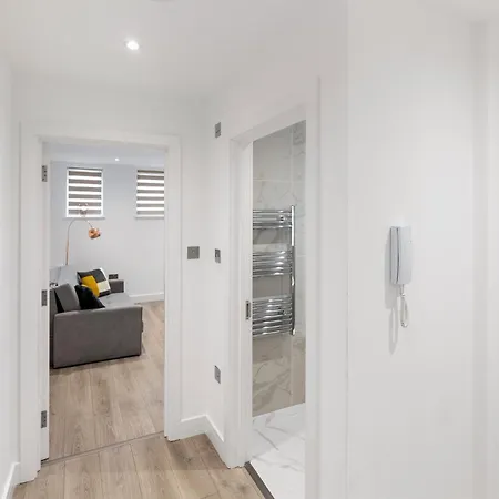 Apartment Luxurious 2 Bedroom - - Location