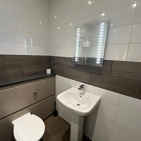 Apartment Anerly Road